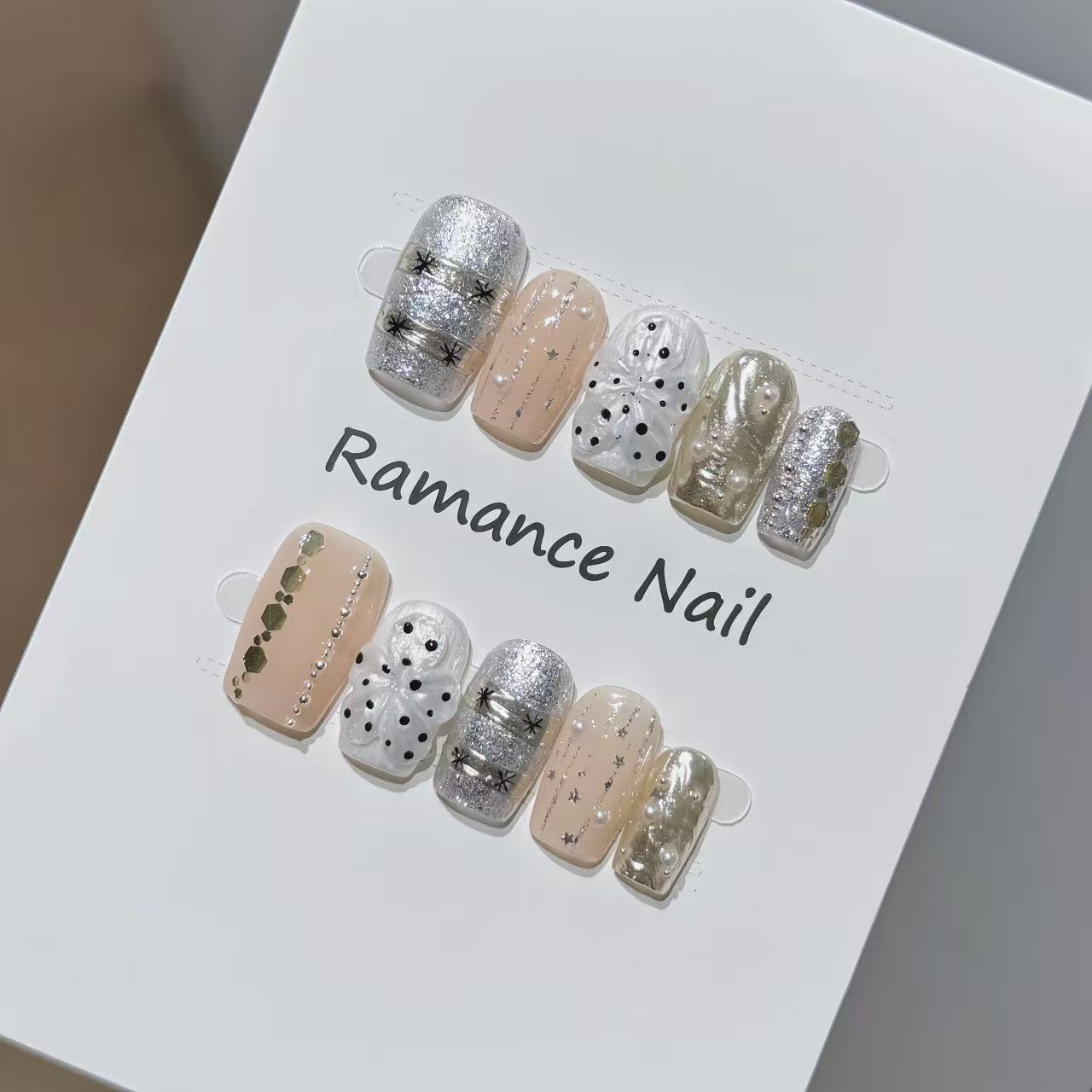 Stick-On Nail Art Brehn