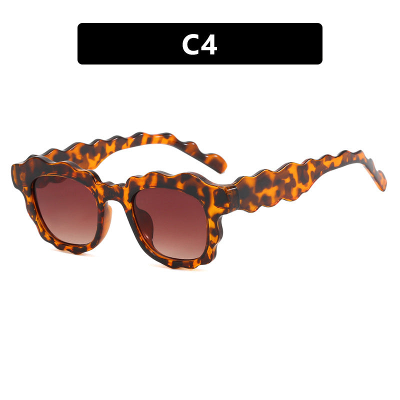 Damen modische Sonnenbrille mit gewelltem Rahmen Brehn