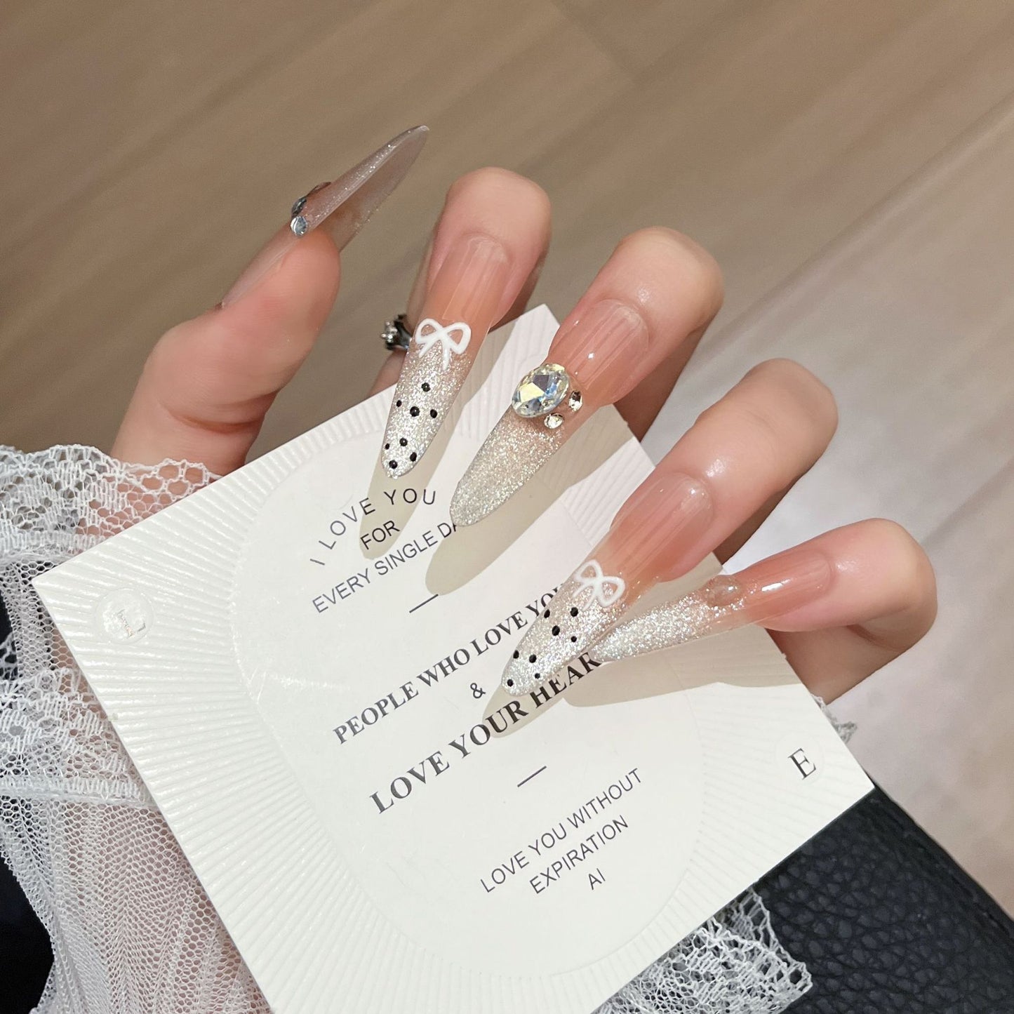 Glitzernde Dekorative Press-On Nagelkunst Brehn
