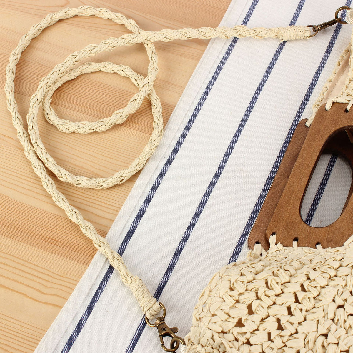 Handtasche Aus Hochwertigem Pflanzenfasergeflecht mit Holzgriff Brehn