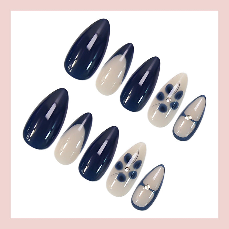 Kunstnagelset mit eleganten akzentuierten Designs Brehn