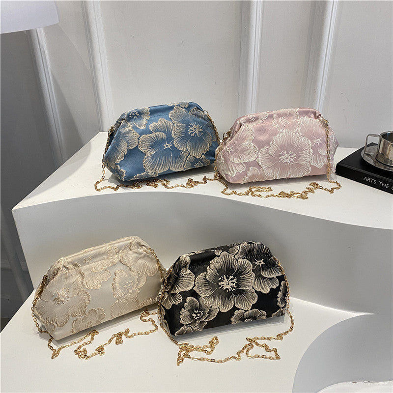 Bestickte Abendclutch Brehn