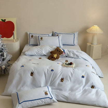 Kinder-Bettwäsche-Set mit Chenille-Teddystickerei und Kontrastkeder