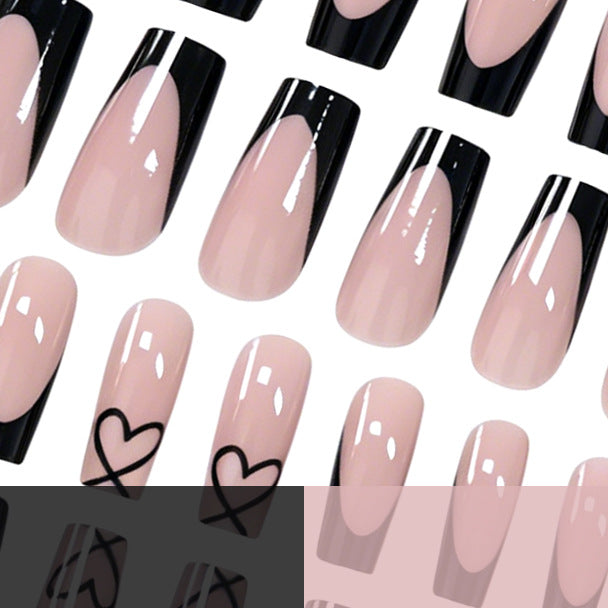 Elegantes herzgemustertes Acryl-Nageldesign Brehn