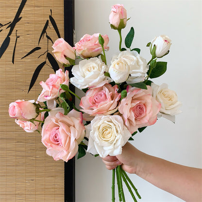Elegante künstliche Rosenstängel