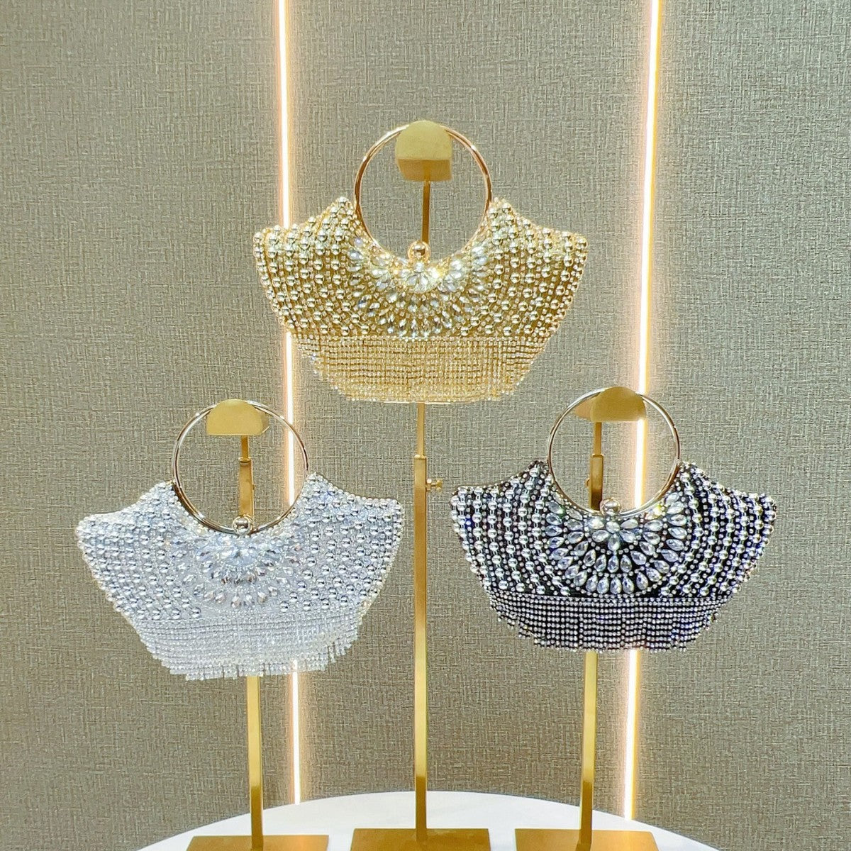 Dekorative Abend-Handtasche mit Strass-Akzenten