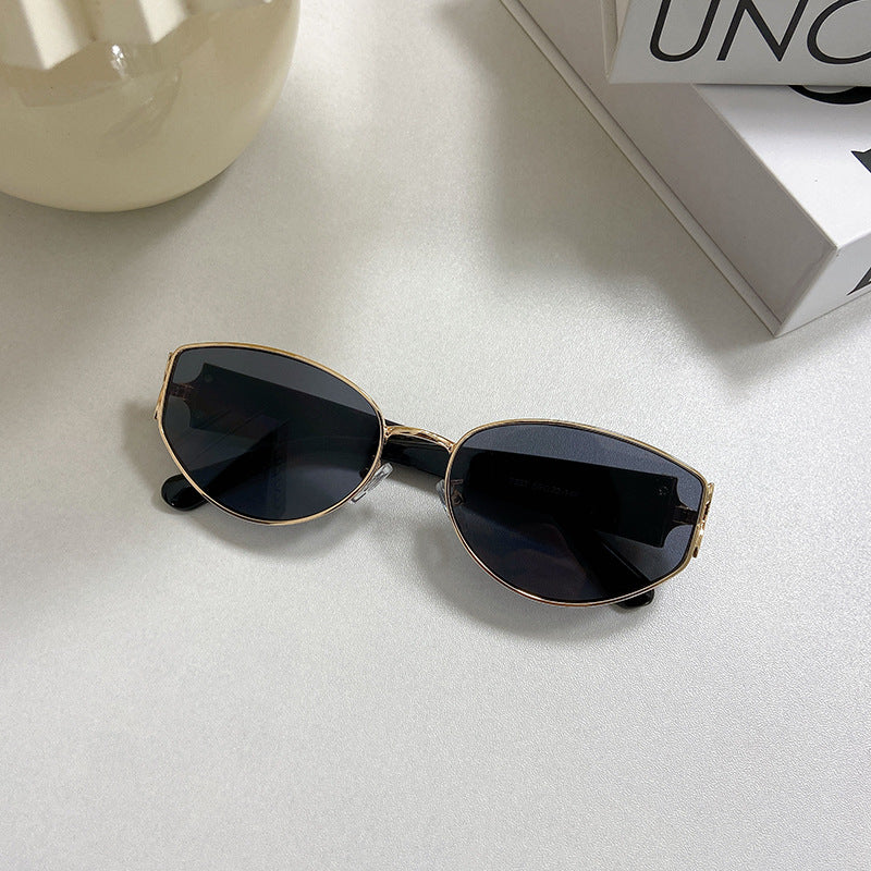 Modische Cat-Eye Sonnenbrille mit Goldenem Rahmen Brehn
