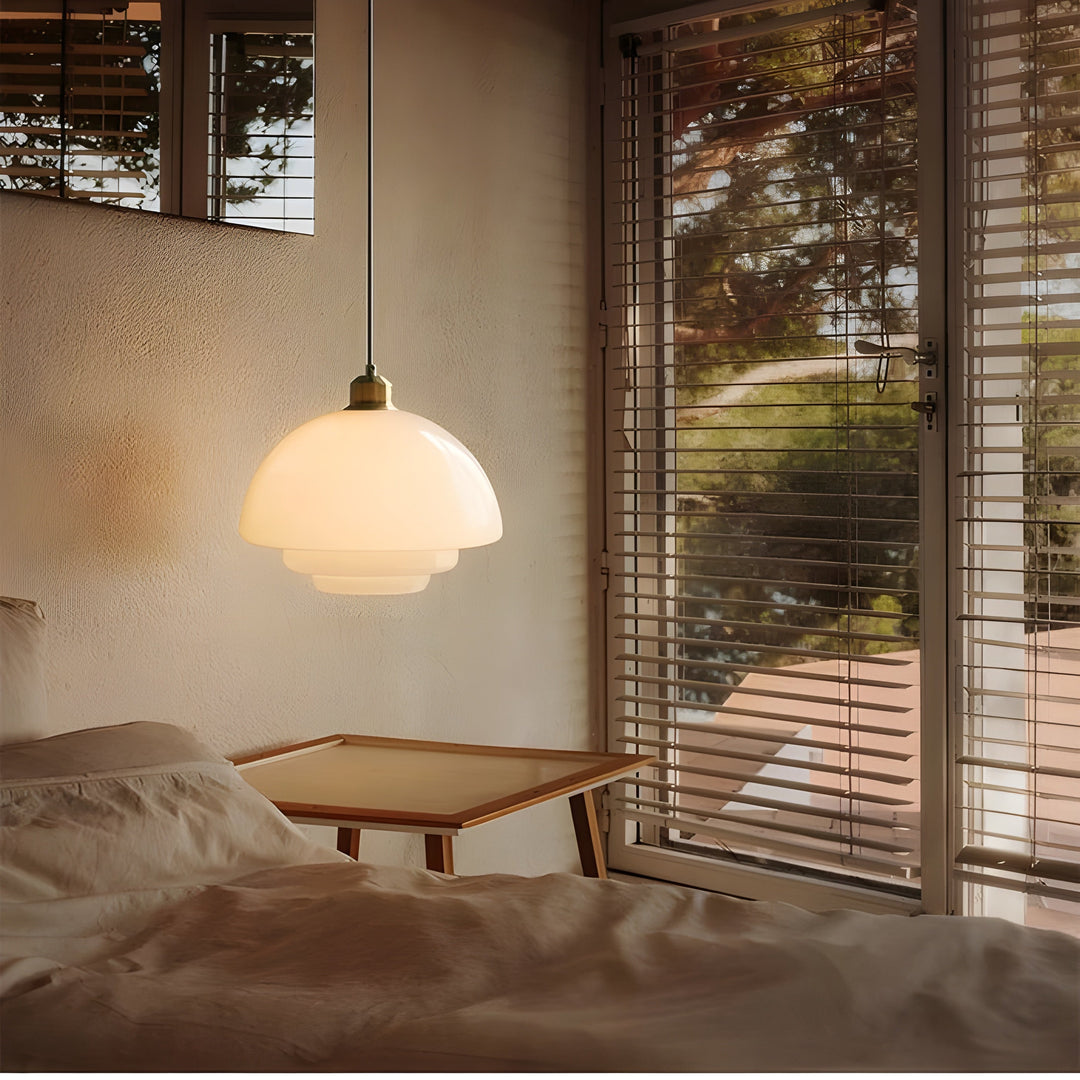 AuraBeam Licht – Minimalistische cremefarbene LED-Pendelleuchte aus Glas | Brehn