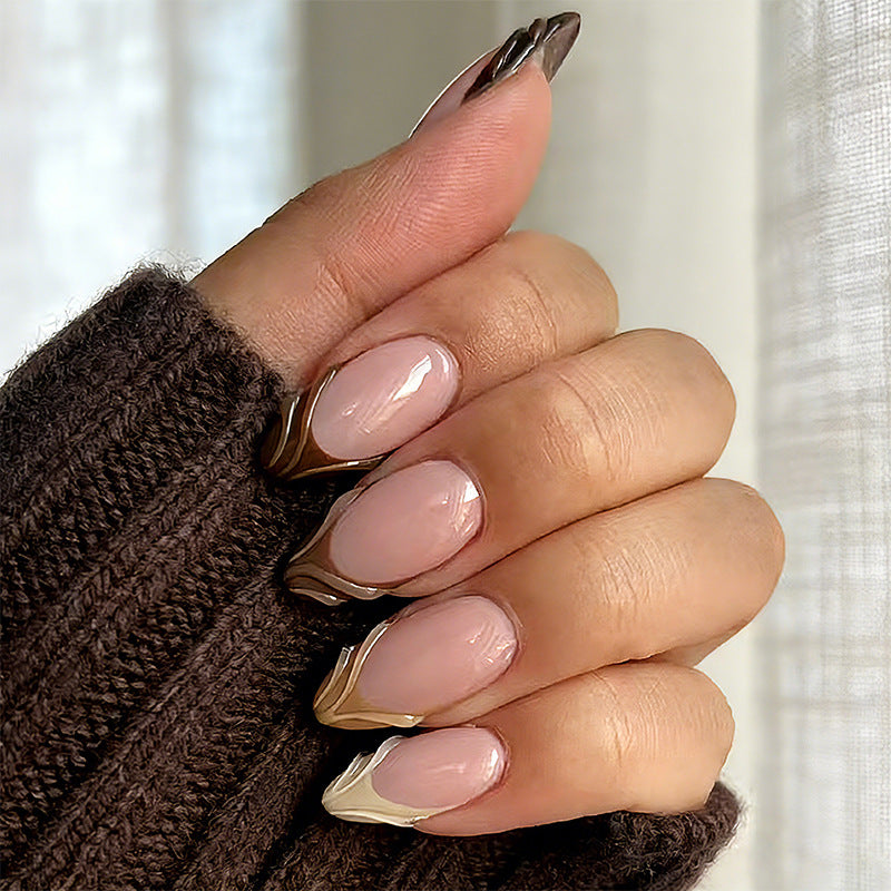 Kreative Nagelspitzen im eleganten Design Brehn