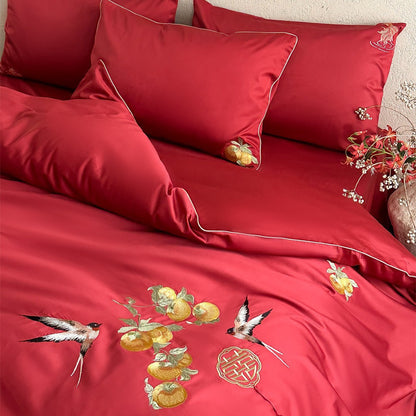 Reine Baumwollsatin-Bettwäschegarnitur mit goldener Stickerei und ornamentaler Bordüre