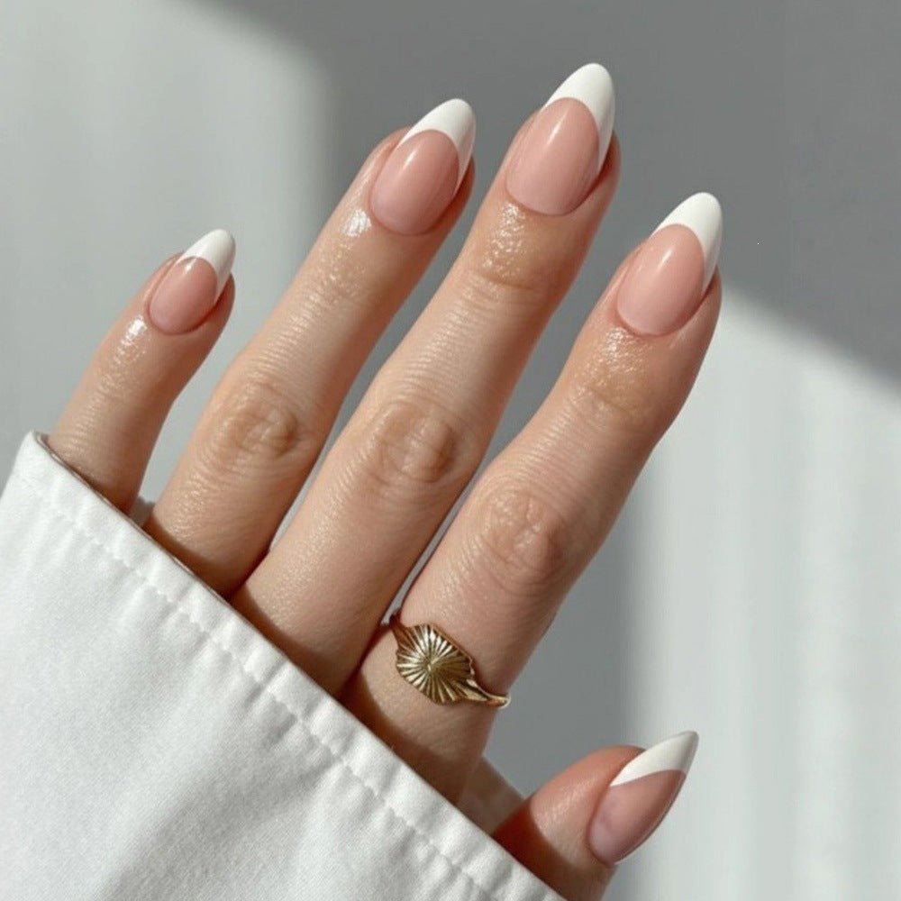 Elegante und Stilvolle French-Design Nagelkunst Brehn