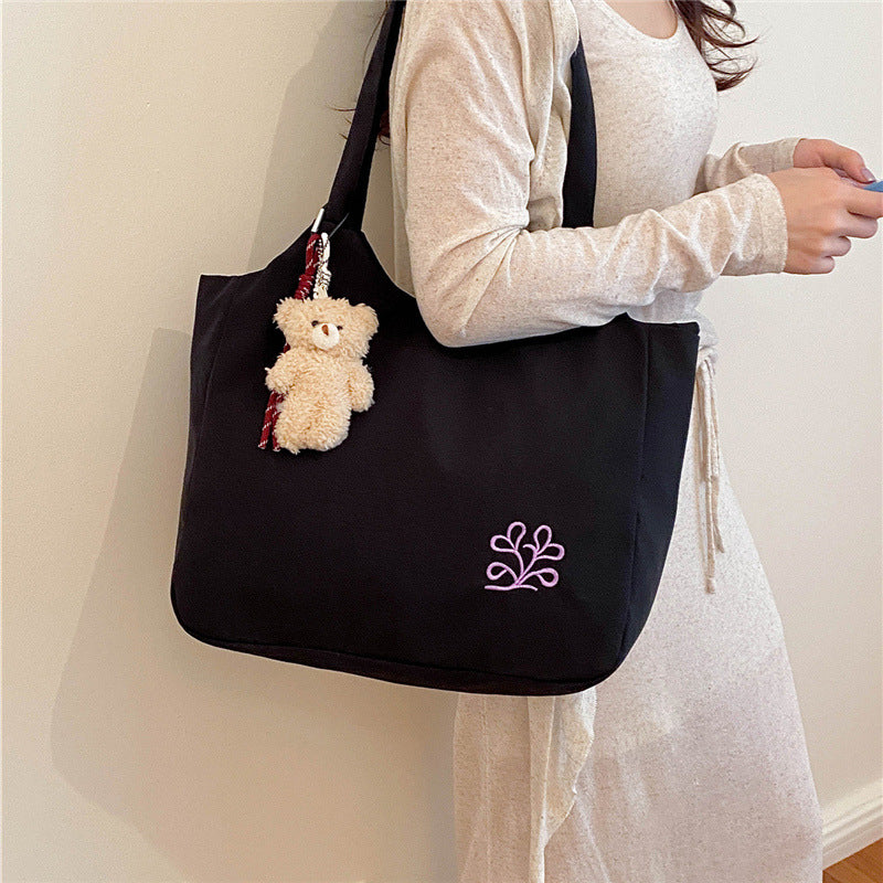 Geräumige bestickte Baumwolltasche