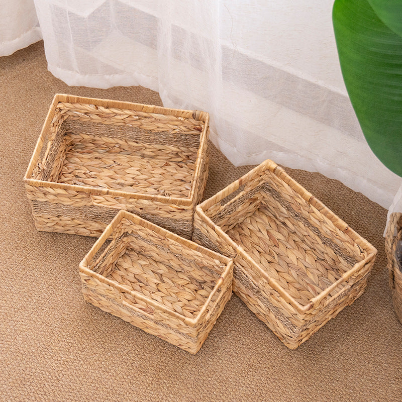 Moderner Aufbewahrungskorb aus natürlichen Materialien