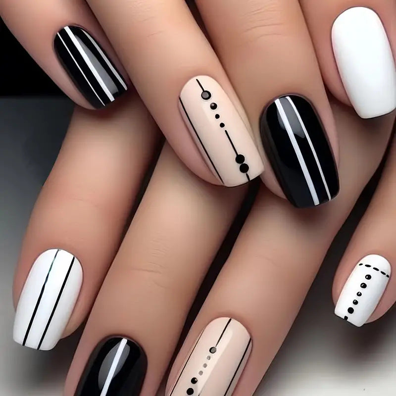 Künstlerische geometrische Press-On Nagelkunst Brehn