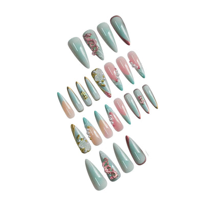 Luxuriöse Stiletto-Nagelverzierung mit floralen Akzenten Brehn