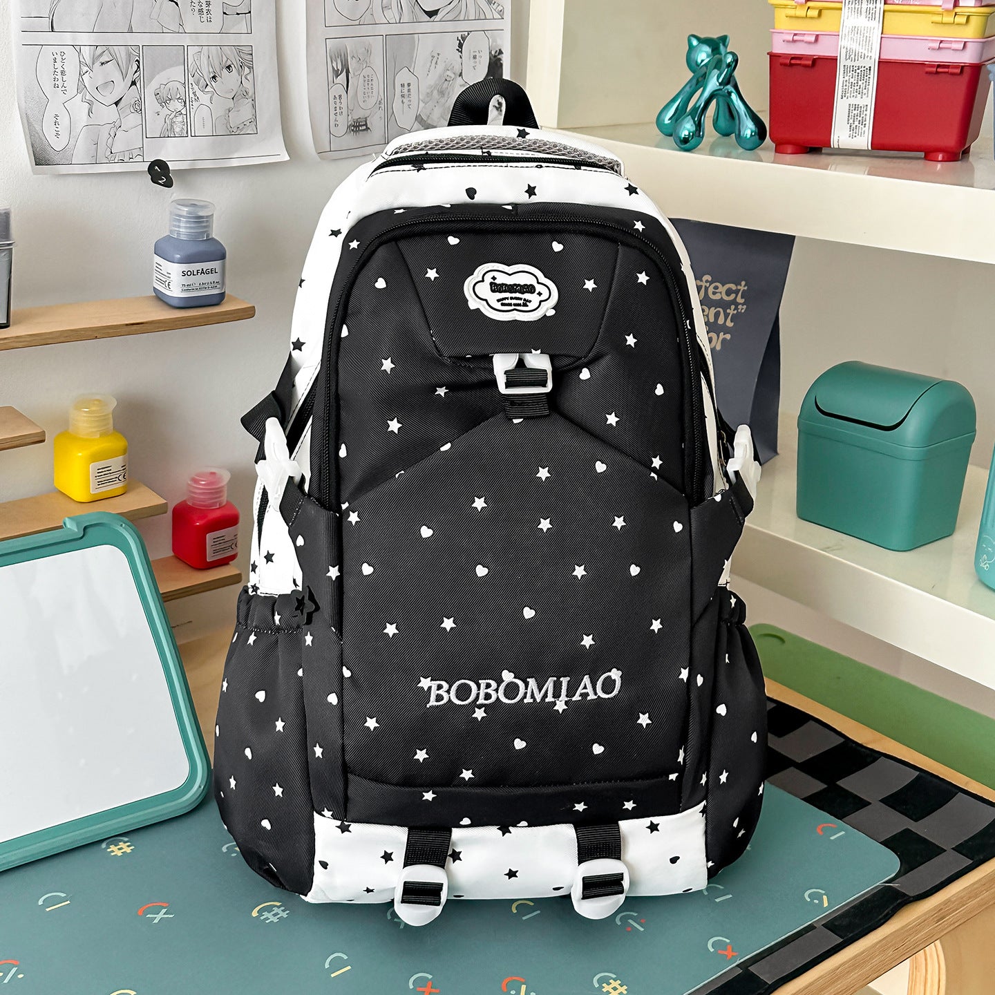 Stylischer Rucksack mit Sternmuster