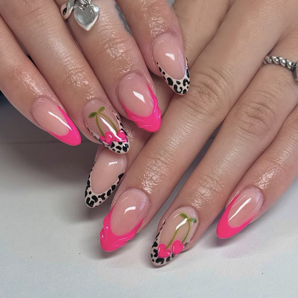 Kreatives Nail Art Design Brehn