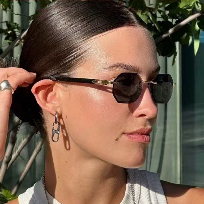 Damen elegante Korrektionsbrille mit modernem achteckigem Rahmen Brehn
