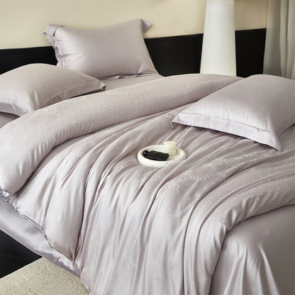 Seiden-Satin Bettbezug-Set mit subtiler Jacquard-Blumenmotiv und geflochtenen Kissenbezügen