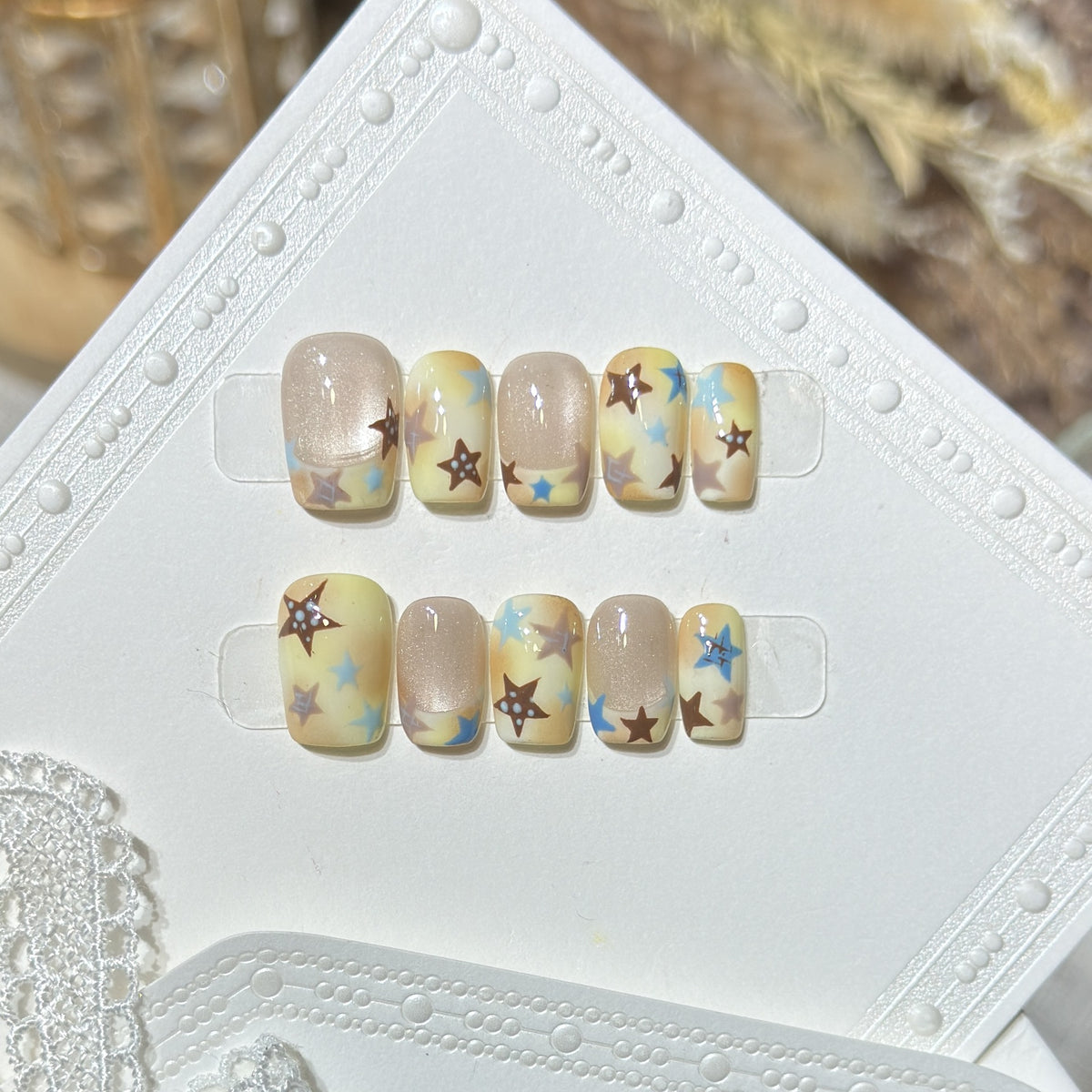 Press-On Nagelkunst Set mit Sterne Akzenten Brehn