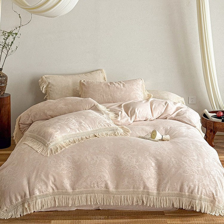 Hochwertige Jacquard-Bettwäschegarnitur mit dekorativem Fransenbesatz aus Baumwollsatin