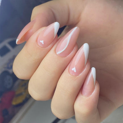 Elegante Stiletto Press-On Nagelkunst mit Strass-Akzenten Brehn