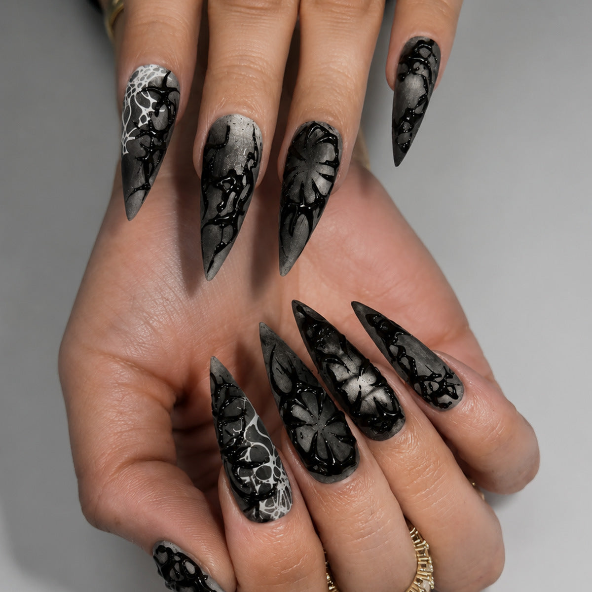 Künstlerische Acryl-Nagelspitzen Brehn