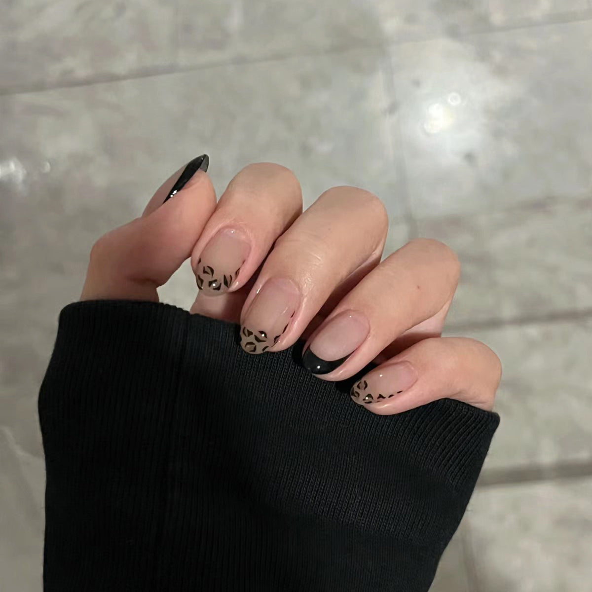 Glänzendes Nagelset Brehn