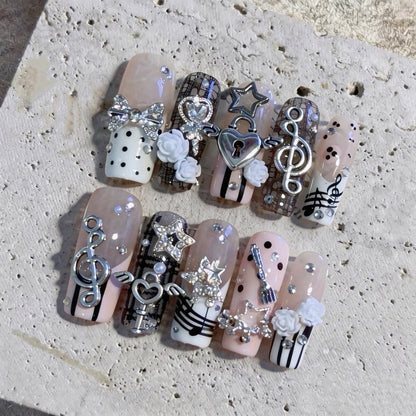 Themenbezogenes dekoratives Press-On-Nagelset
