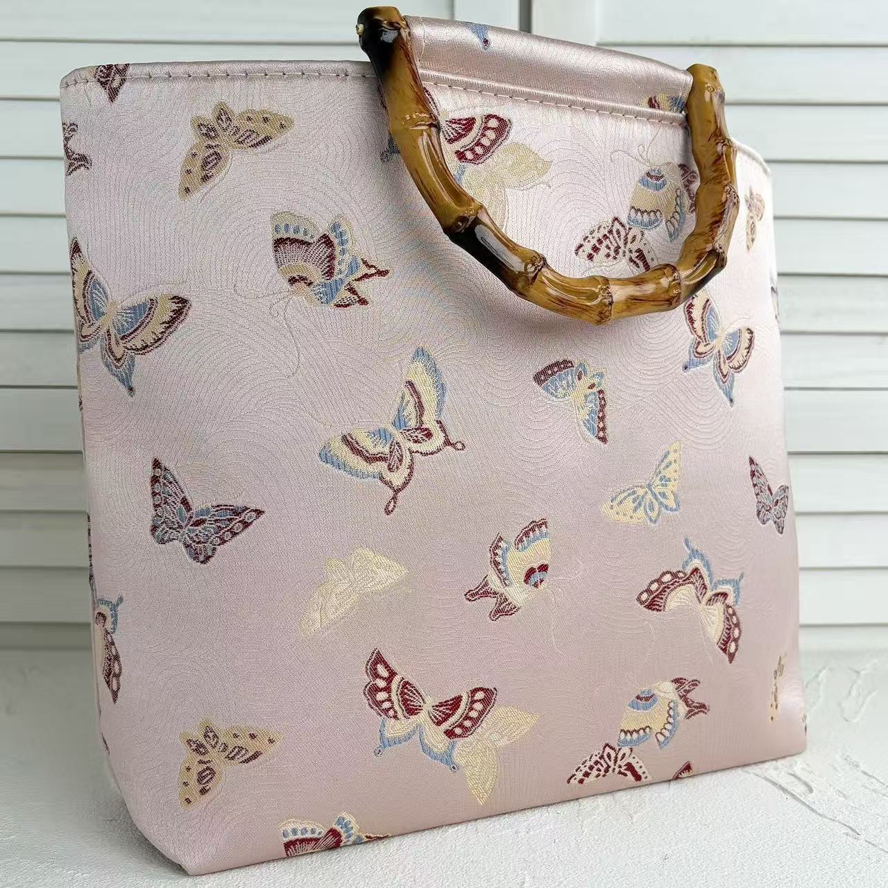 Handgefertigte Tasche mit Bambusgriffen Brehn
