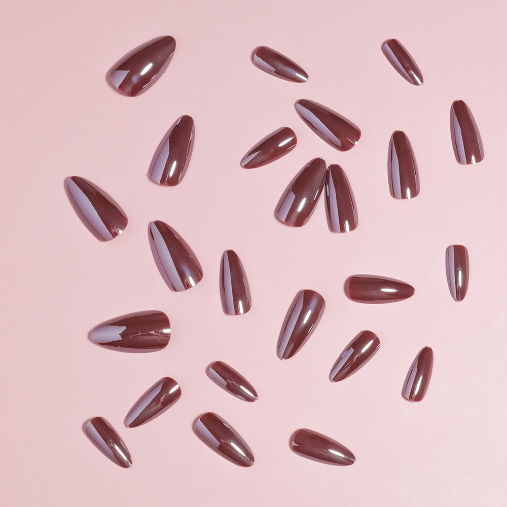 Glänzendes Stiletto Presse-Nagel-Set mit einzigartigem Design Brehn