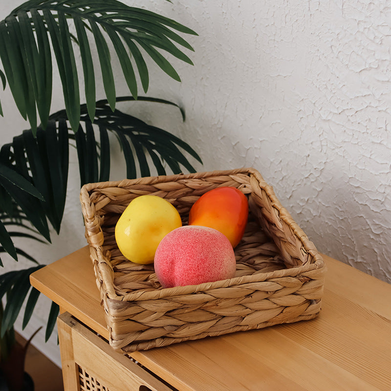 Natürlich geflochtener Aufbewahrungskorb