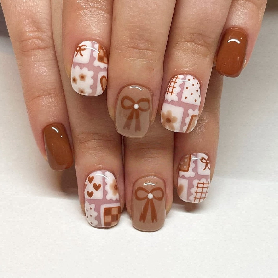 Dekoratives Press-On Nagelkunst-Set Brehn
