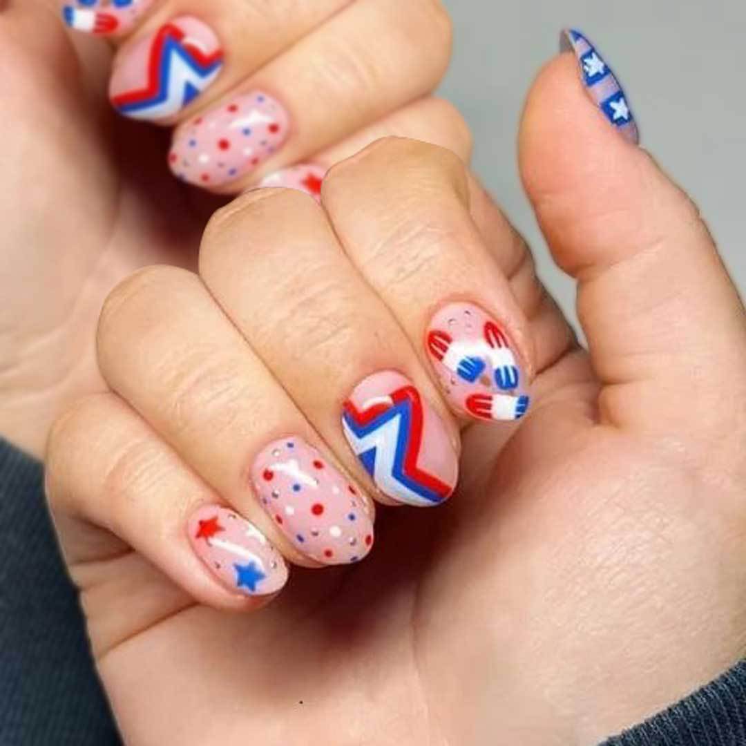 Festlich thematisierte Nagelkunst
