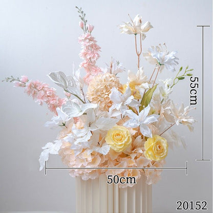 Lebensechte Seidenblumenarrangement