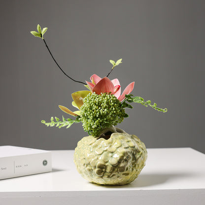 Dekorative florale Keramik