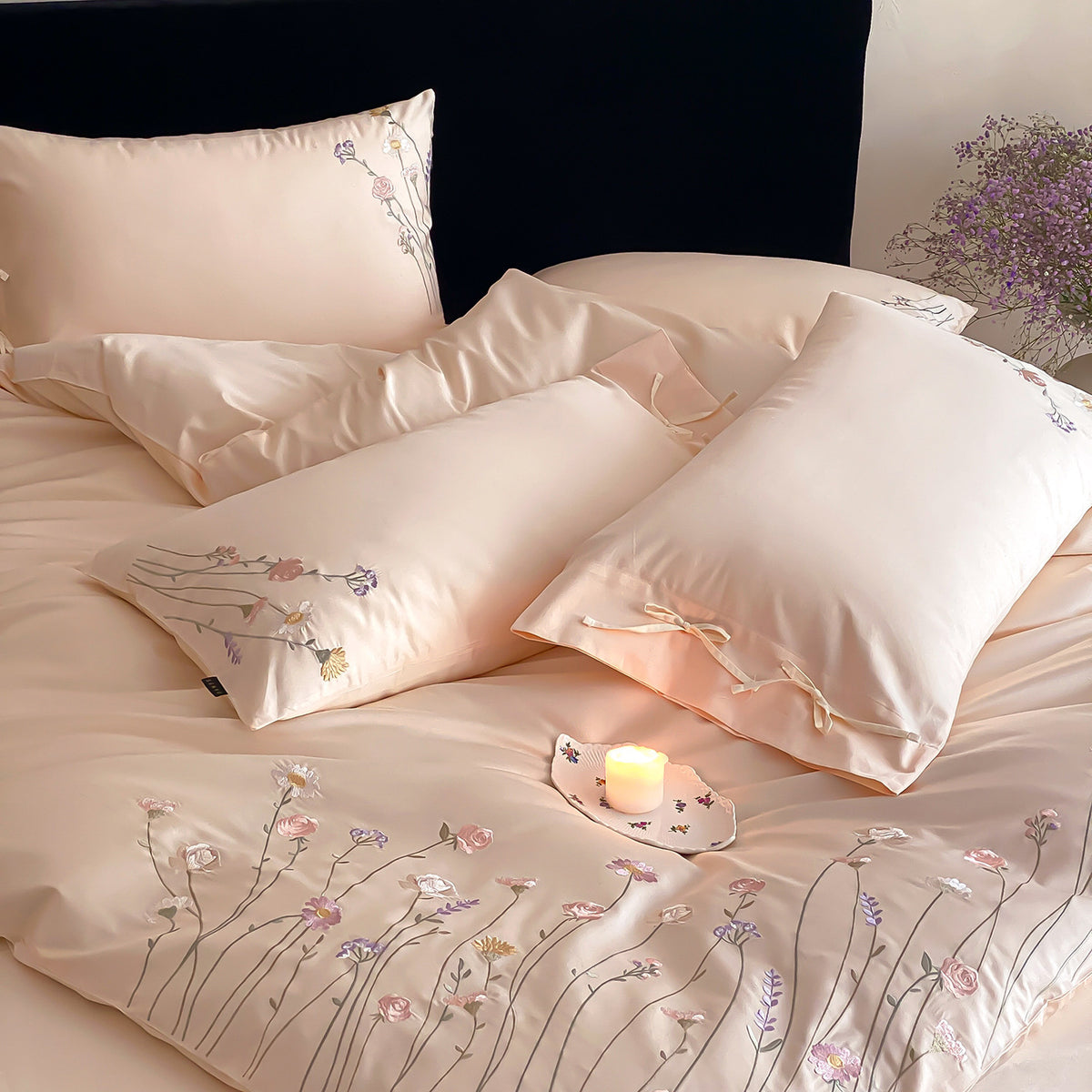 Seidiger bestickter floral Satin Bettbezug Set mit Schleifen-Kissenbezügen