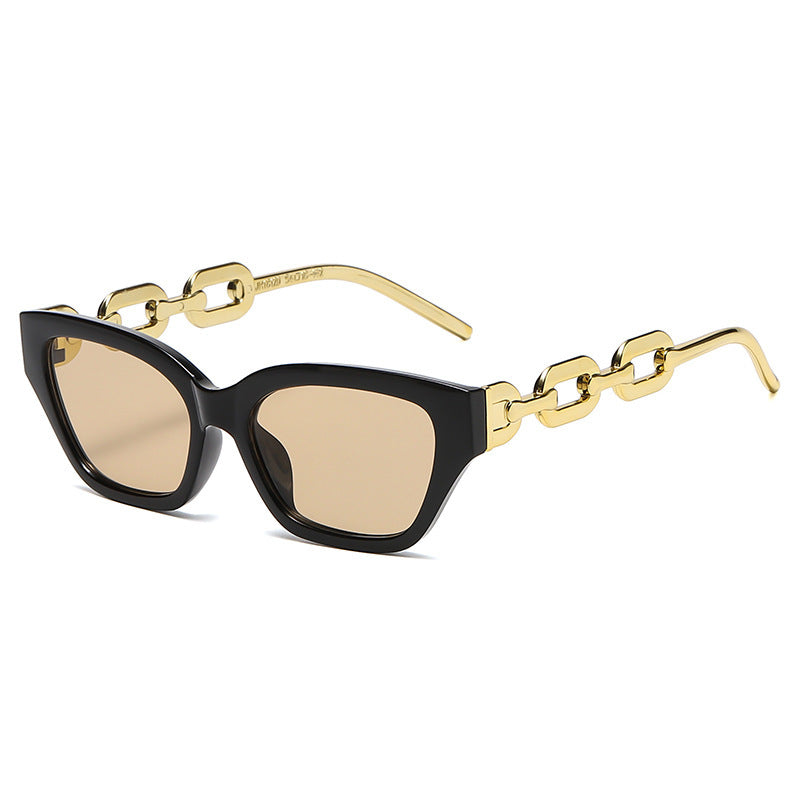 Luxe Fashion Katzenaugen-Sonnenbrille mit Statement-Kette Brehn