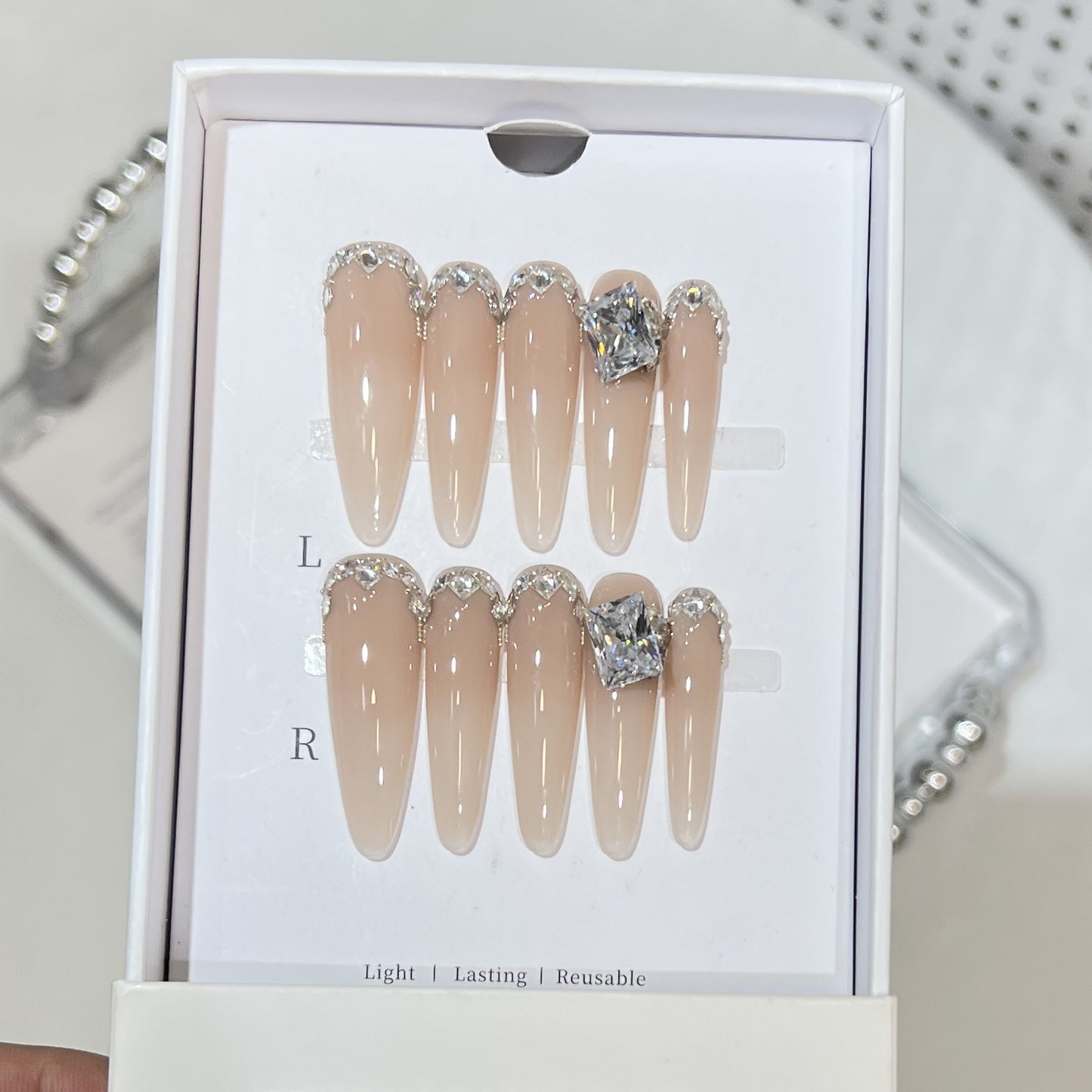 Rhinestone-verzierte Stiletto Press-On Nägel Brehn