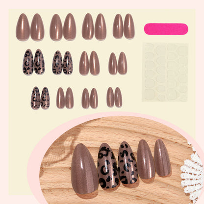 Dekorativer Leopardenmuster Press-On Nagelset Brehn