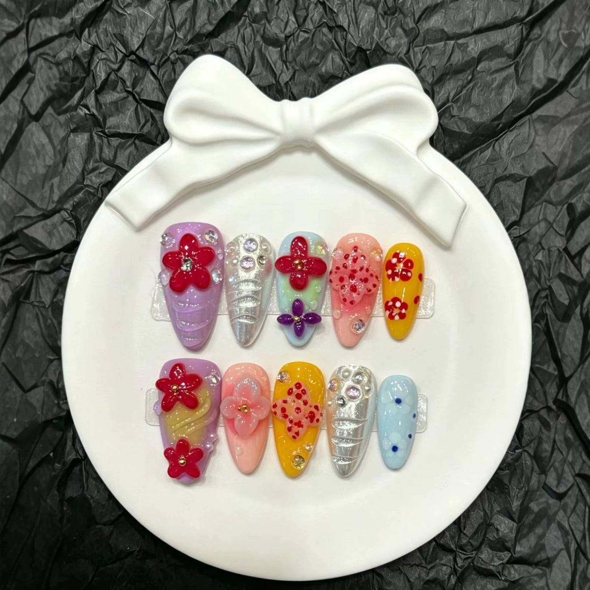 Künstlerisches Floral-Press-On-Nägel-Set