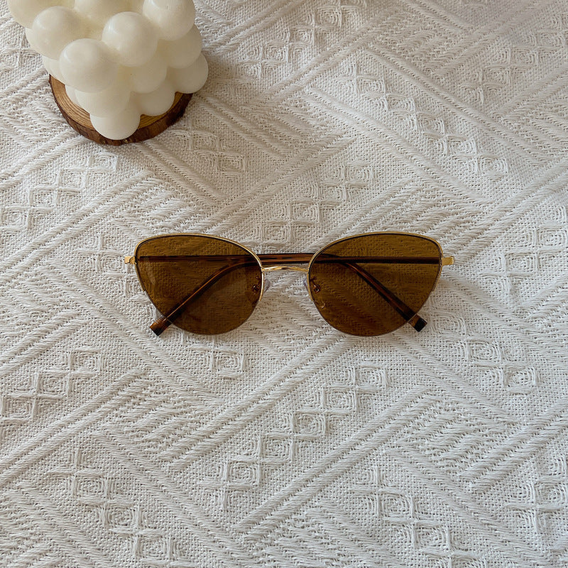 Modische Cat-Eye Sonnenbrille mit Feinem Metallrahmen Brehn
