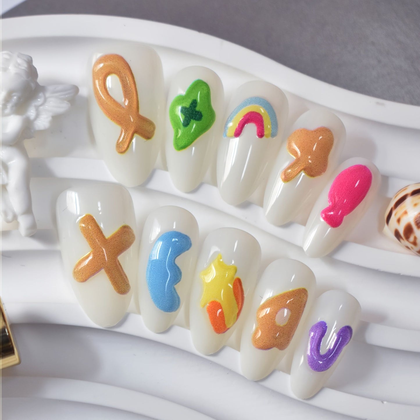 Künstlerisches Gel-Nagelkunst-Design Brehn