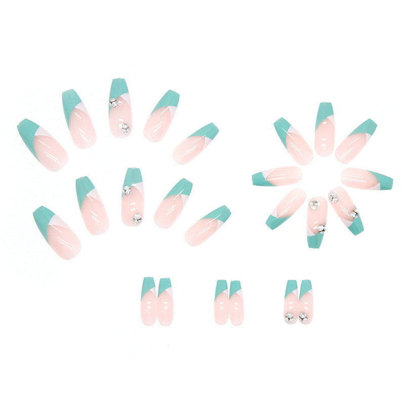 Künstliche Nagelspitzen mit Glitzerakzenten und elegantem Design Brehn