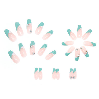 Künstliche Nagelspitzen mit Glitzerakzenten und elegantem Design Brehn