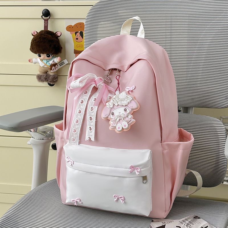 Verspielter Rucksack mit Eleganten Applikationen Brehn