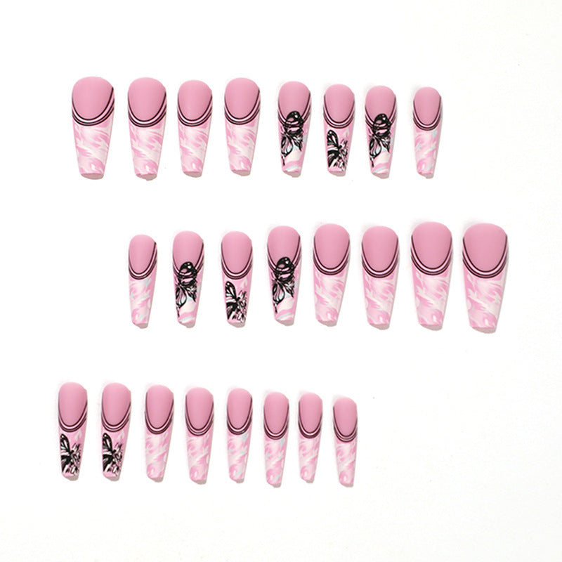 Künstliche Nagelkunst mit filigranen Schmetterlingsmotiven Brehn