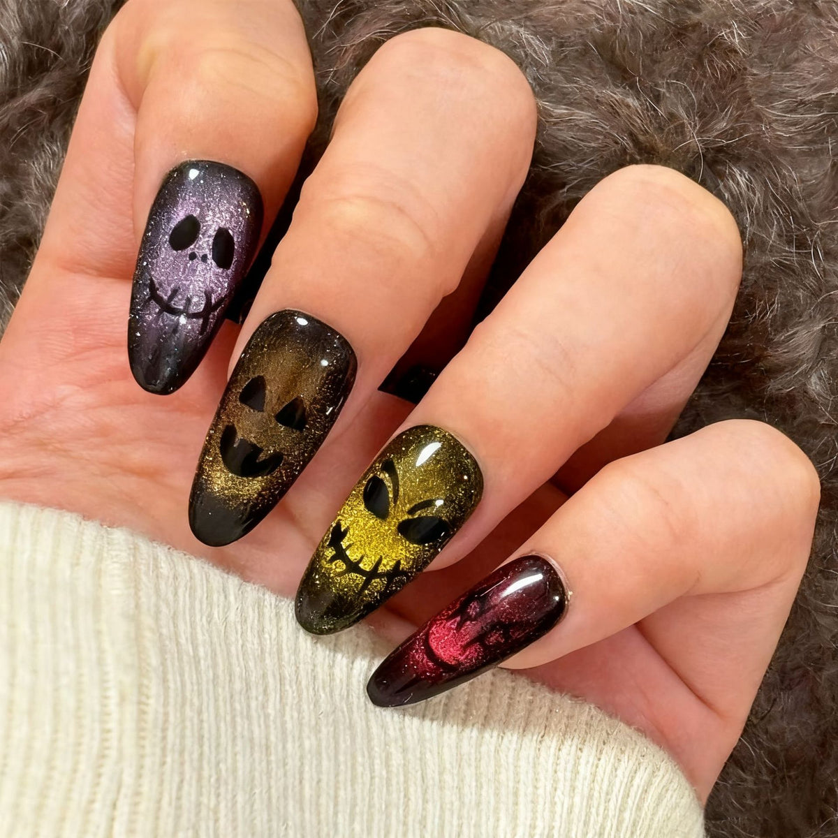 Kreatives Halloween Kunstnagelset mit ausführlichem Grusel-Design Brehn