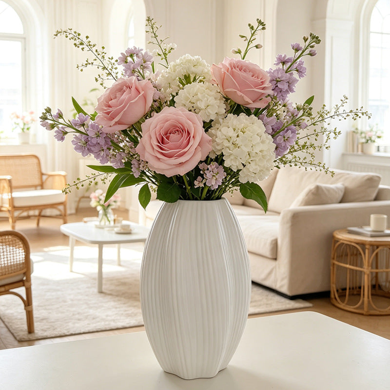 Elegante vertikale gerippte dekorative Vase Brehn