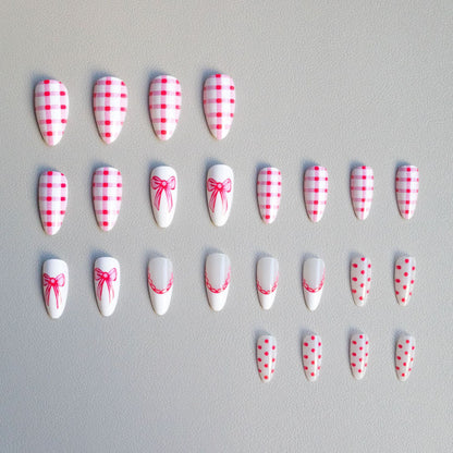 Kreatives, mit einer Schleife verziertes Acryl-Nagelkunst-Set